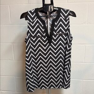 Women’s 1X Robert Louis Black and White Sleeveless Top V-Neck